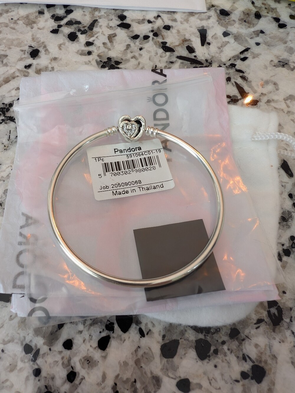 New Pandora Entwined Infinite Hearts Bangle w/Charms - Picture 7 of 7